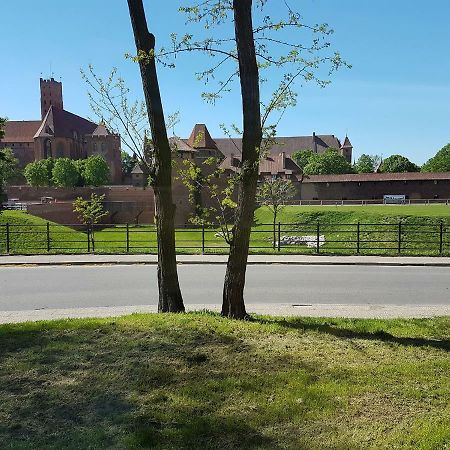 Good Station Zamek Apartment Malbork Exterior photo